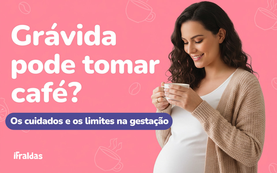 Grávida segurando xícara de café.